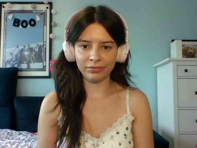 LariceHot webcam