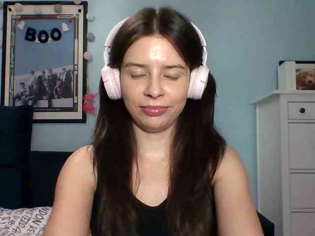 LariceHot webcam