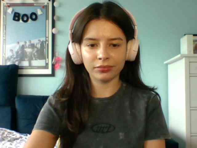 LariceHot webcam