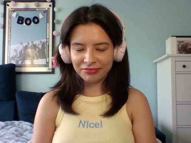 LariceHot webcam