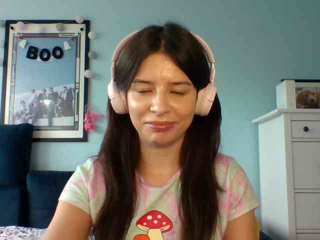 LariceHot webcam