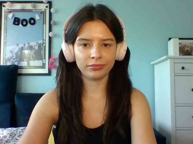 LariceHot webcam
