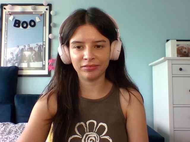 LariceHot webcam