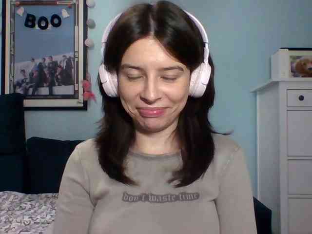 LariceHot webcam