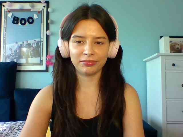 LariceHot webcam