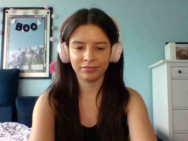 LariceHot webcam