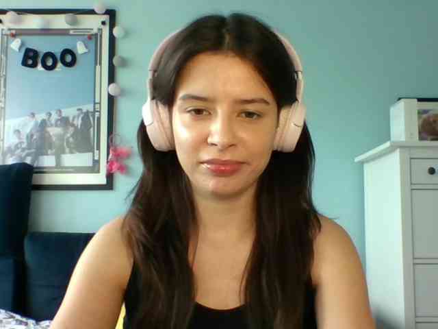 LariceHot webcam