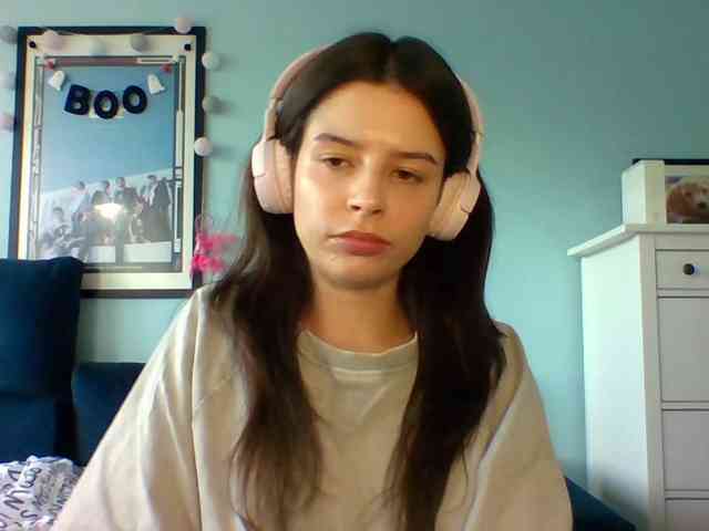 LariceHot webcam