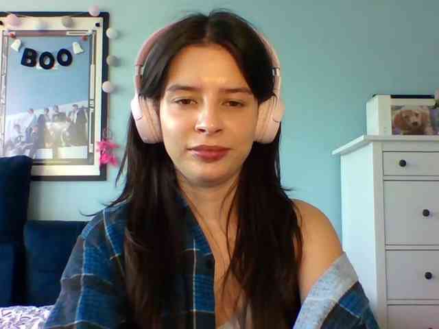 LariceHot webcam