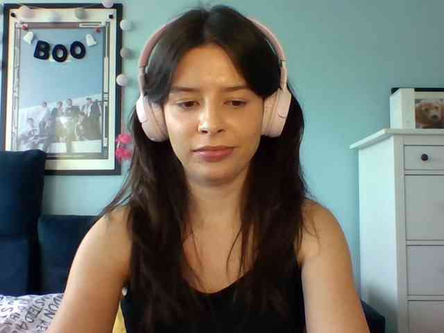 LariceHot webcam