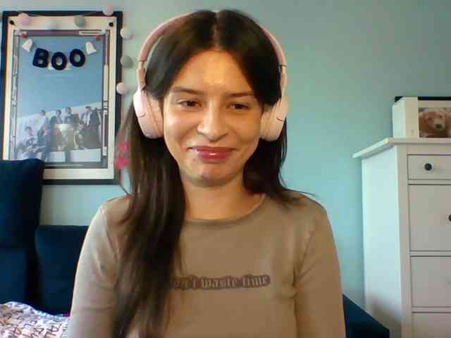 LariceHot webcam