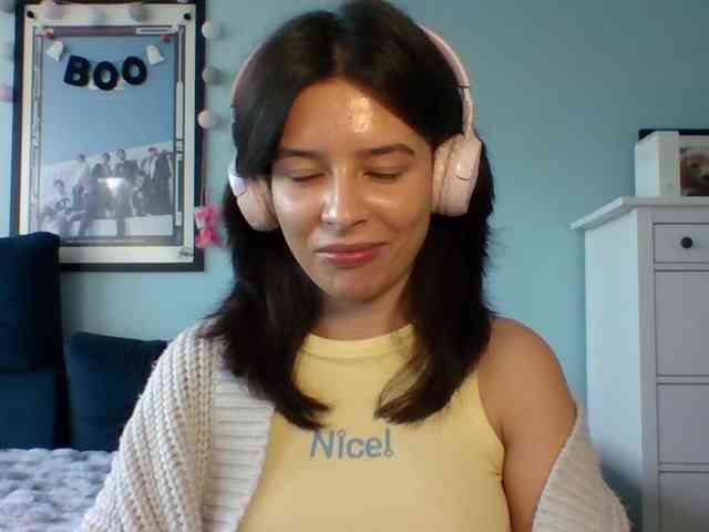 LariceHot webcam