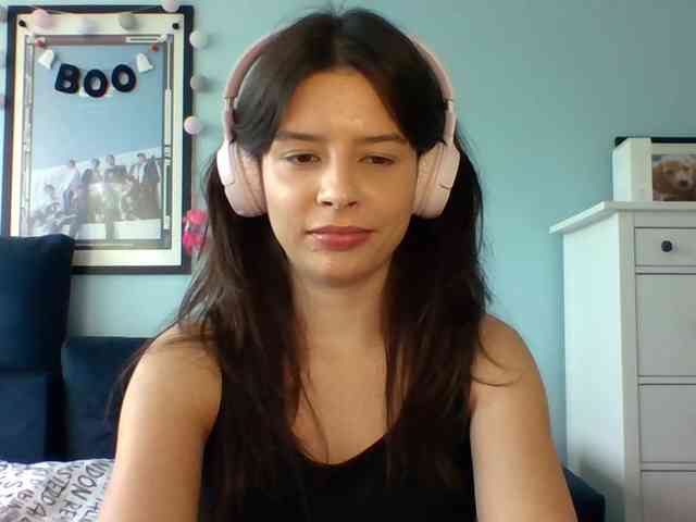 LariceHot webcam