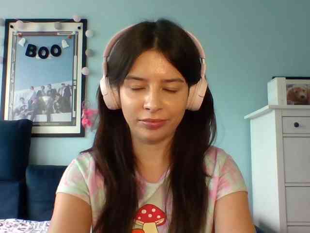 LariceHot webcam