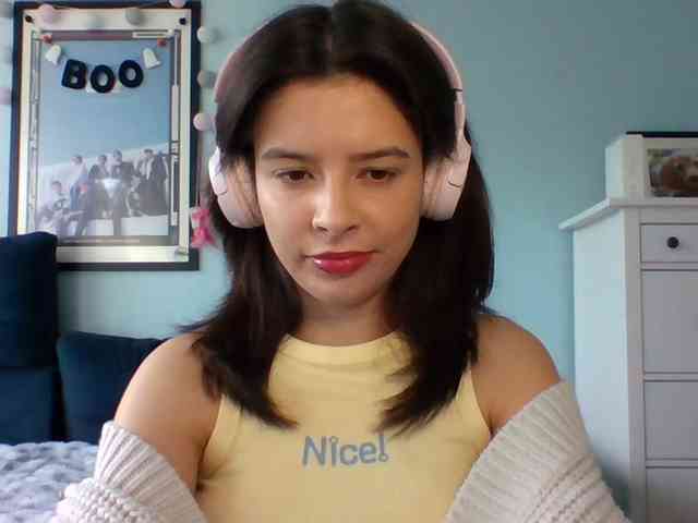 LariceHot webcam