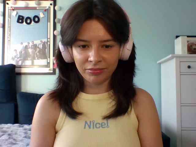 LariceHot webcam