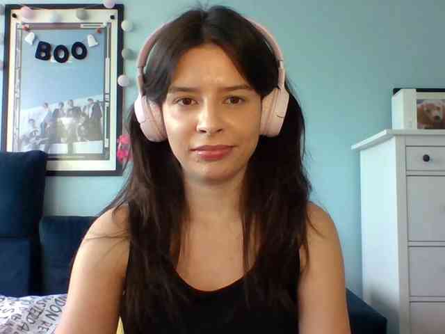 LariceHot webcam