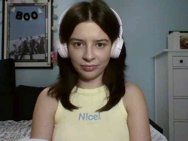 LariceHot webcam