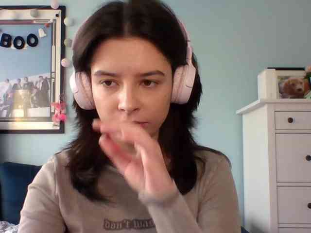 LariceHot webcam