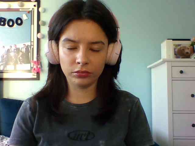 LariceHot webcam
