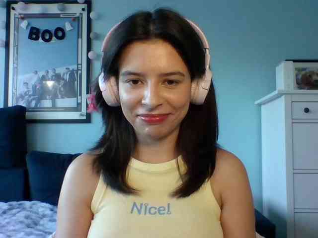 LariceHot webcam
