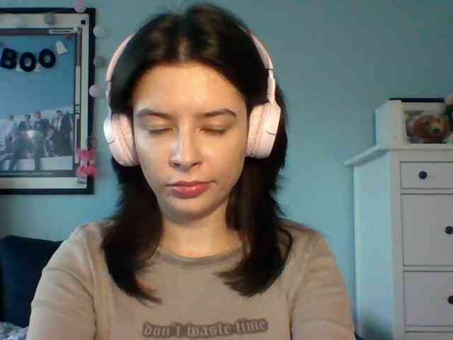 LariceHot webcam