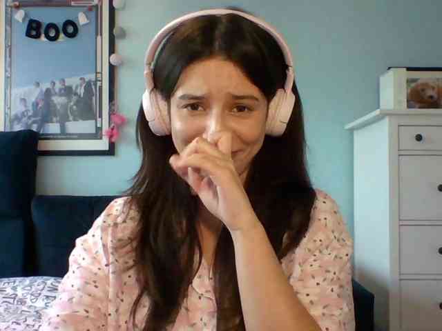 LariceHot webcam