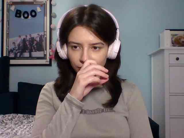 LariceHot webcam