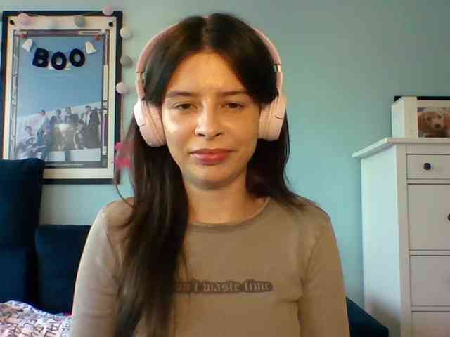 LariceHot webcam