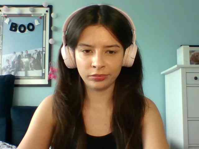 LariceHot webcam