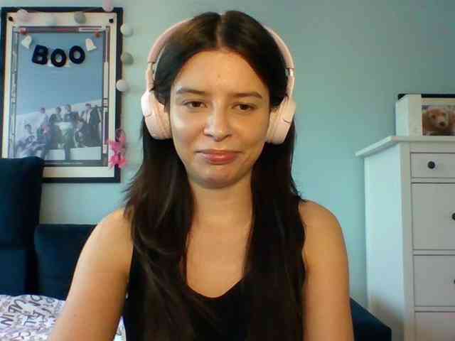 LariceHot webcam