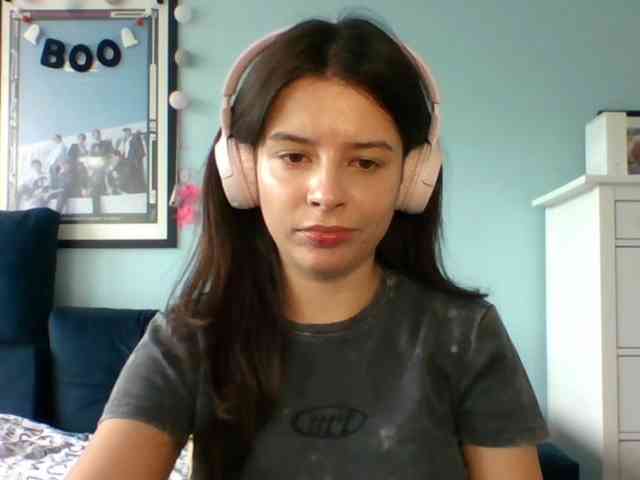 LariceHot webcam