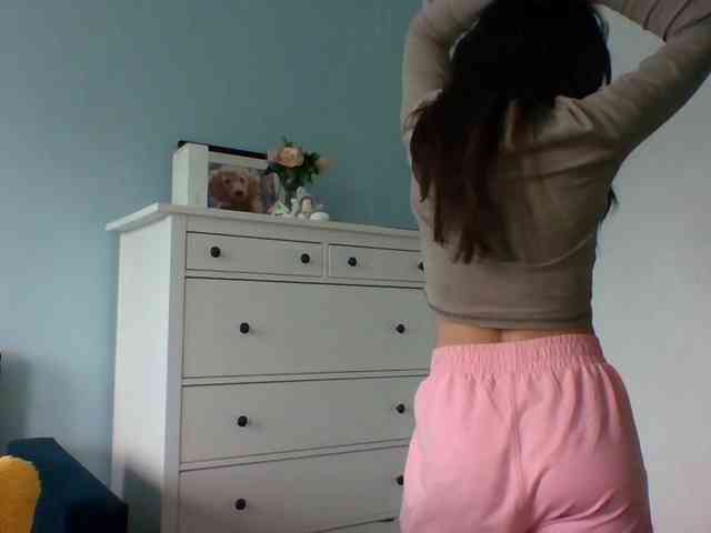 LariceHot webcam