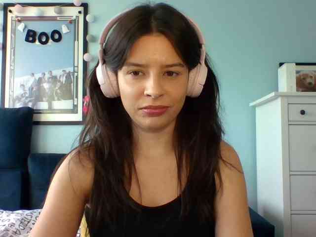LariceHot webcam