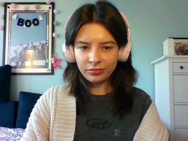 LariceHot webcam