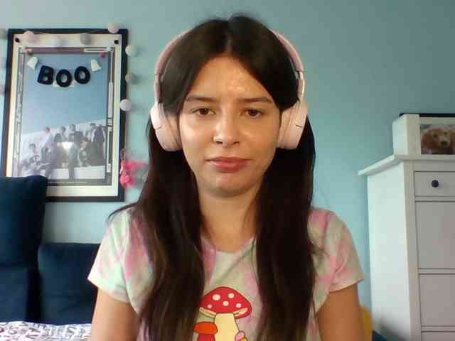 LariceHot webcam