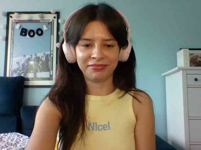 LariceHot webcam