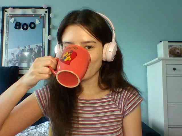LariceHot webcam
