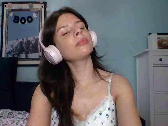 LariceHot webcam