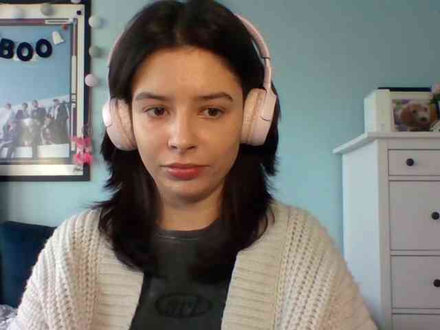 LariceHot webcam