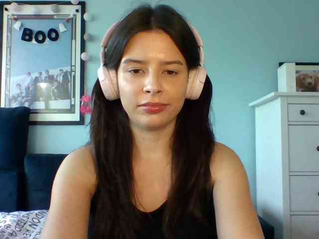 LariceHot webcam