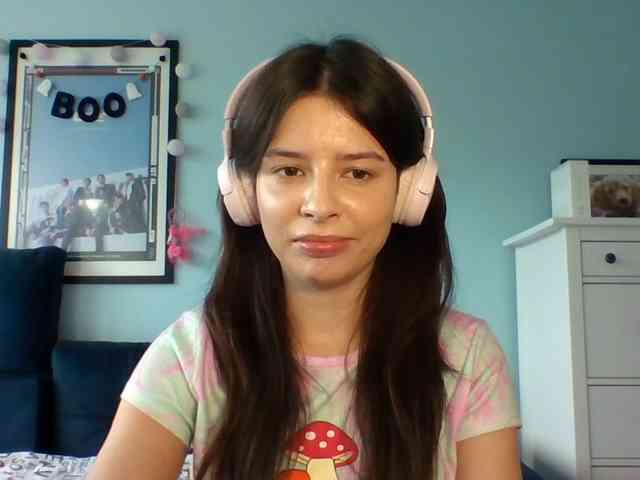 LariceHot webcam