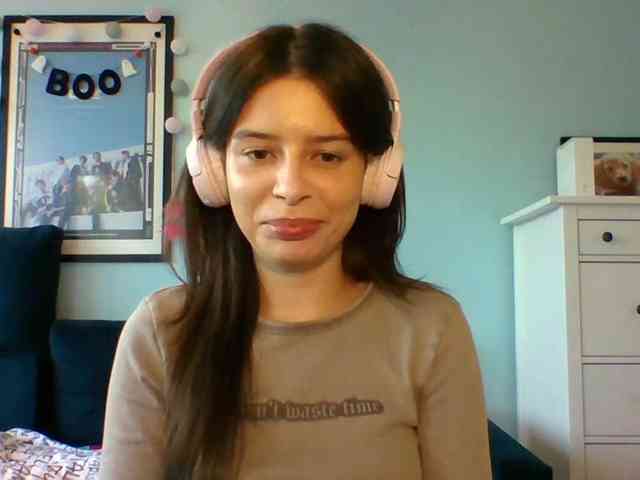 LariceHot webcam