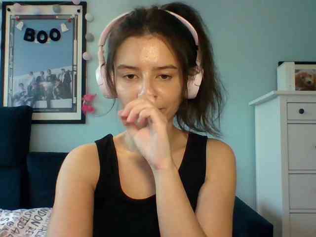 LariceHot webcam