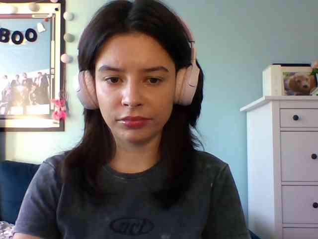 LariceHot webcam