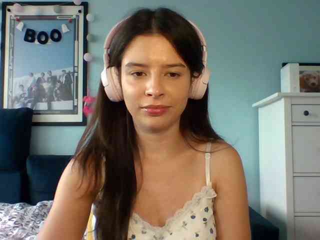 LariceHot webcam