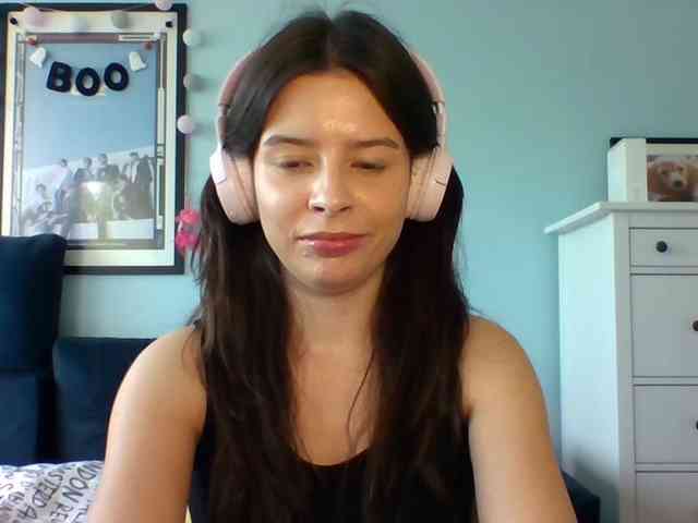 LariceHot webcam