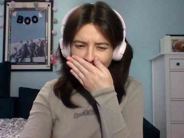 LariceHot webcam
