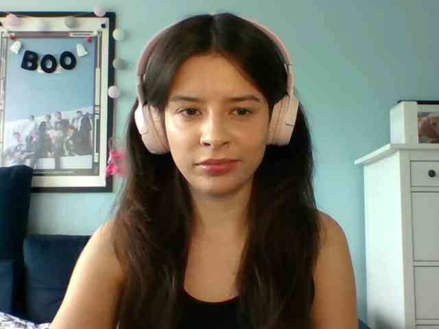 LariceHot webcam