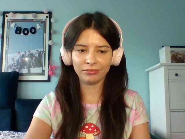 LariceHot webcam